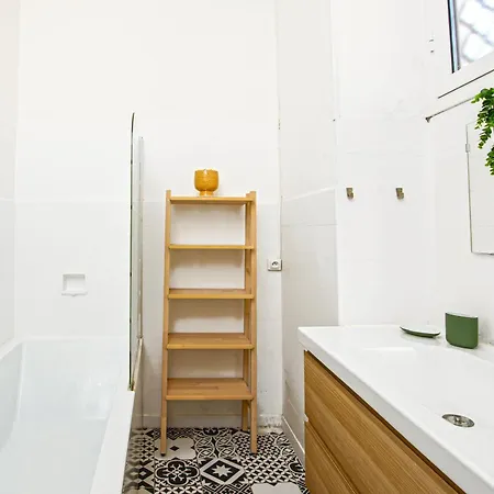 Le Charme Au Coeur De Menton! Apartament
